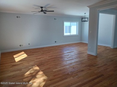 335 Oakland Ave. is the setting for this gorgeous New - photo 4