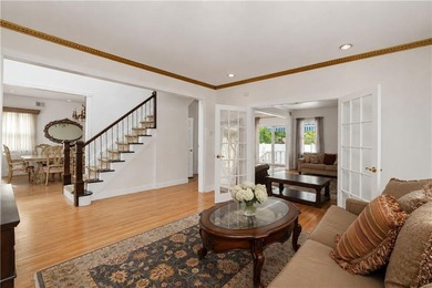 Welcome to 22 Putters Court, Staten Island, NY 10301, a - photo 6