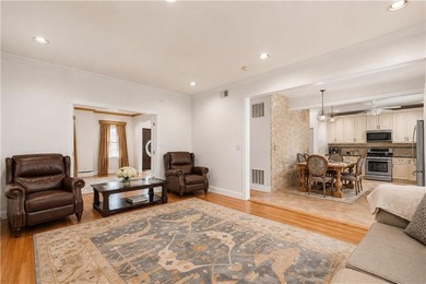 Welcome to 22 Putters Court, Staten Island, NY 10301, a - photo 9
