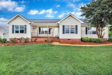 Conveniently located just minutes from beautiful Lake Hartwell - photo 1