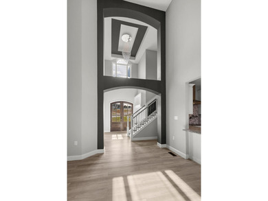 Excellent custom built home with year round lakefront water. 4 - photo 12