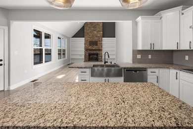 Excellent custom built home with year round lakefront water. 4 - photo 14