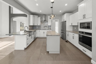 Excellent custom built home with year round lakefront water. 4 - photo 15