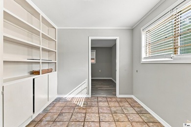 Spacious 3-bedroom, 2-bath home featuring fresh interior paint - photo 15