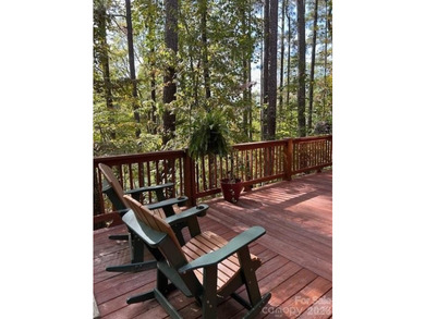 Beautiful Mountain Log Home on 2.5 acres with lake views. Hidden - photo 10