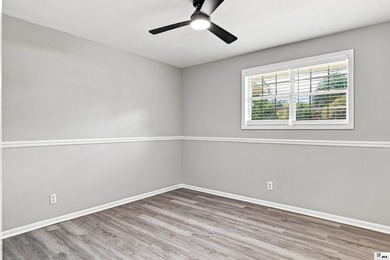 Spacious 3-bedroom, 2-bath home featuring fresh interior paint - photo 21