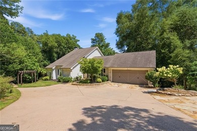 Welcome to your own private Lake Lanier retreat, where - photo 2