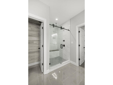Excellent custom built home with year round lakefront water. 4 - photo 24