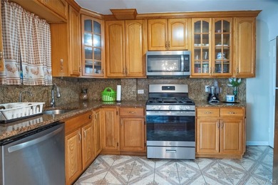 Welcome to this bright and beautiful residential gem in the - photo 6