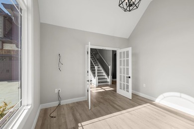 Excellent custom built home with year round lakefront water. 4 - photo 27