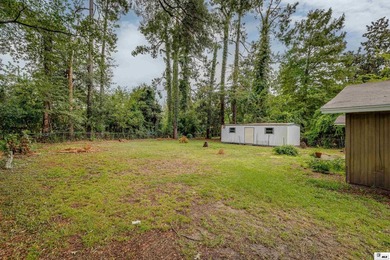 Spacious 3-bedroom, 2-bath home featuring fresh interior paint - photo 30