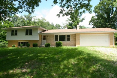 (private lake, pond, creek) Home For Sale in Mackinaw Illinois