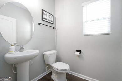 Welcome home to this beautifully maintained two-story residence - photo 10