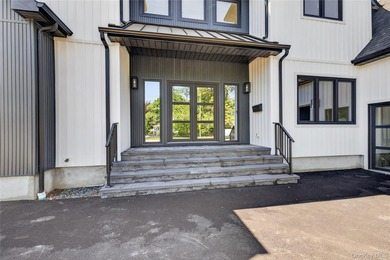 Welcome to this truly one-of-a-kind brand-new modern farmhouse - photo 2