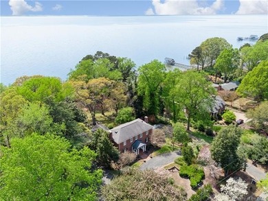 Welcome to Warwick Hall, a prominent James River estate on just - photo 4