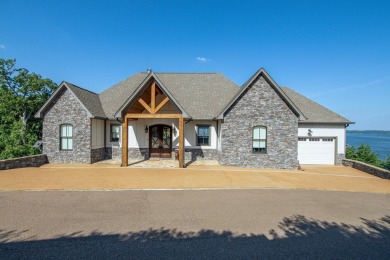 Lake Home For Sale in Savannah, Tennessee
