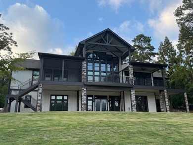 Luxury Lakefront Living on Lake Keowee Experience the pinnacle - photo 4