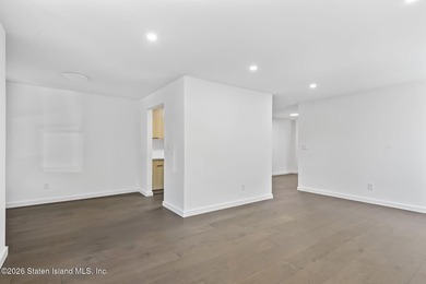 Impeccably renovated 1-bedroom co-op in the heart of St. George - photo 5