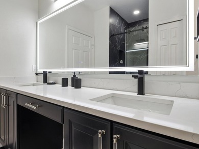 Completely remodeled 3-bedroom , 3-bathroom residence located in - photo 12