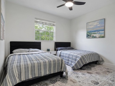 Completely remodeled 3-bedroom , 3-bathroom residence located in - photo 17