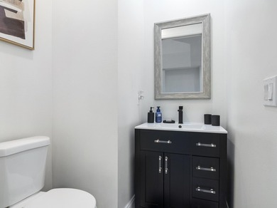 Completely remodeled 3-bedroom , 3-bathroom residence located in - photo 25