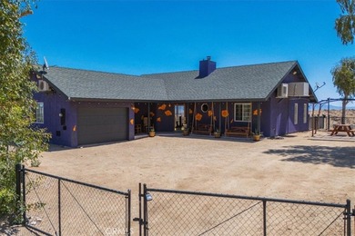 Welcome to the pinnacle of desert living - a custom-designed - photo 4