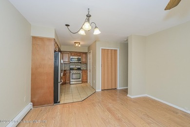 Welcome to this well-maintained 2-bedroom ground level condo - photo 6