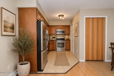 Welcome to this well-maintained 2-bedroom ground level condo - photo 9