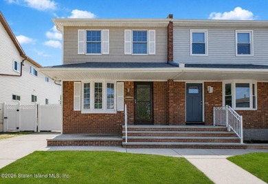 Welcome to 72 Gold Avenue! This gorgeous 18ft-wide, 3-bedroom - photo 1