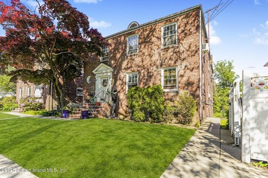 LOCATION LOCATION LOCATION!! SEND ALL CASH BUYERS TO THIS 900 sq - photo 7