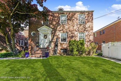 LOCATION LOCATION LOCATION!! SEND ALL CASH BUYERS TO THIS 900 sq - photo 8