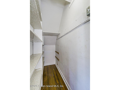 LOCATION LOCATION LOCATION!! SEND ALL CASH BUYERS TO THIS 900 sq - photo 10