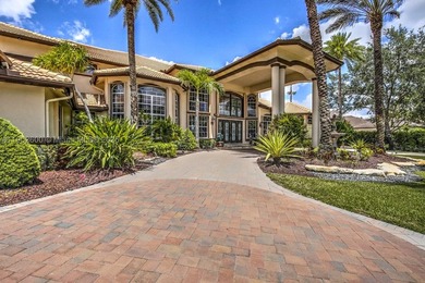 Welcome to the blend of privacy, elegance, and tranquility in - photo 2