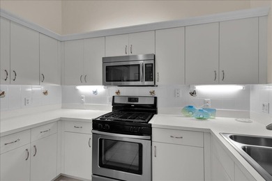 Welcome to this charming single-story residence in Kings Isle at - photo 17