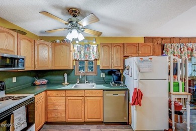 Welcome to this beautiful home in The Hideout, offering - photo 18