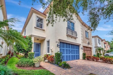 Lake Townhome/Townhouse For Sale in West Palm Beach, Florida