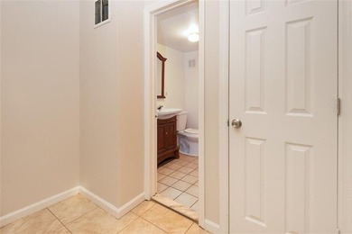Welcome to this beautifully maintained single-family attached - photo 4