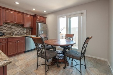 Welcome to this beautifully maintained single-family attached - photo 6