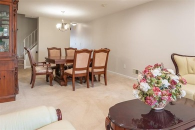Welcome to this beautifully maintained single-family attached - photo 7