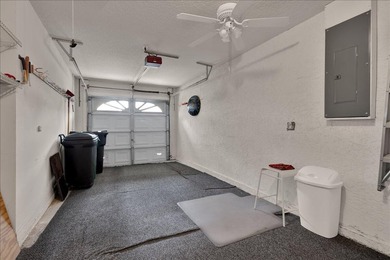 Welcome to this charming single-story residence in Kings Isle at - photo 46