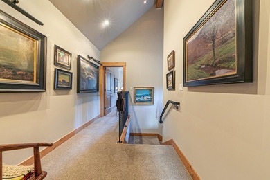 A beautiful 3-bedroom Mountain Lodge is now available at - photo 17