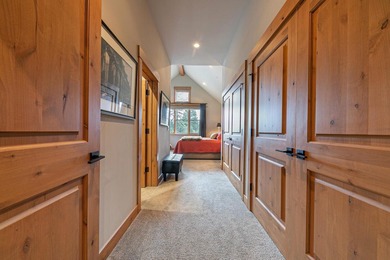 A beautiful 3-bedroom Mountain Lodge is now available at - photo 18