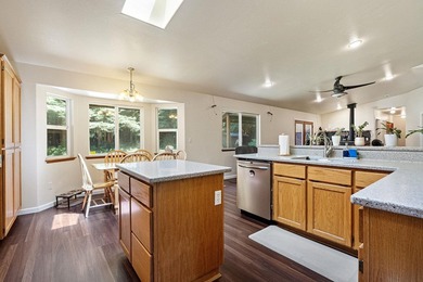 2,049 SQ FT HOME WITH A 3-STORY 3,242 SQ FT SHOP SPACE ON 1.46 - photo 21