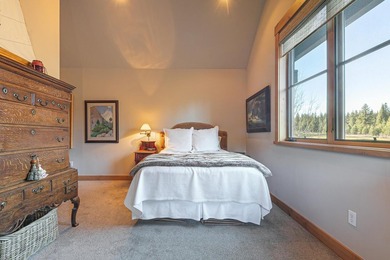 A beautiful 3-bedroom Mountain Lodge is now available at - photo 21