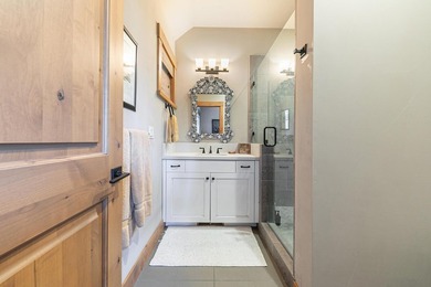 A beautiful 3-bedroom Mountain Lodge is now available at - photo 22