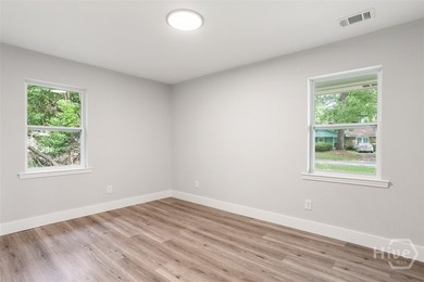 Welcome home to this beautifully updated 4-bedroom, 2-bath - photo 24