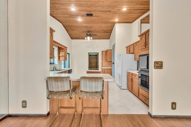 Welcome to this well-maintained 4br, 2br single-family - photo 24