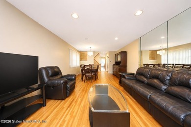Well-maintained single-family home offering 3 bedrooms and 2 - photo 3