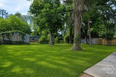Welcome home to this beautifully updated 4-bedroom, 2-bath - photo 34