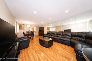 Well-maintained single-family home offering 3 bedrooms and 2 - photo 5